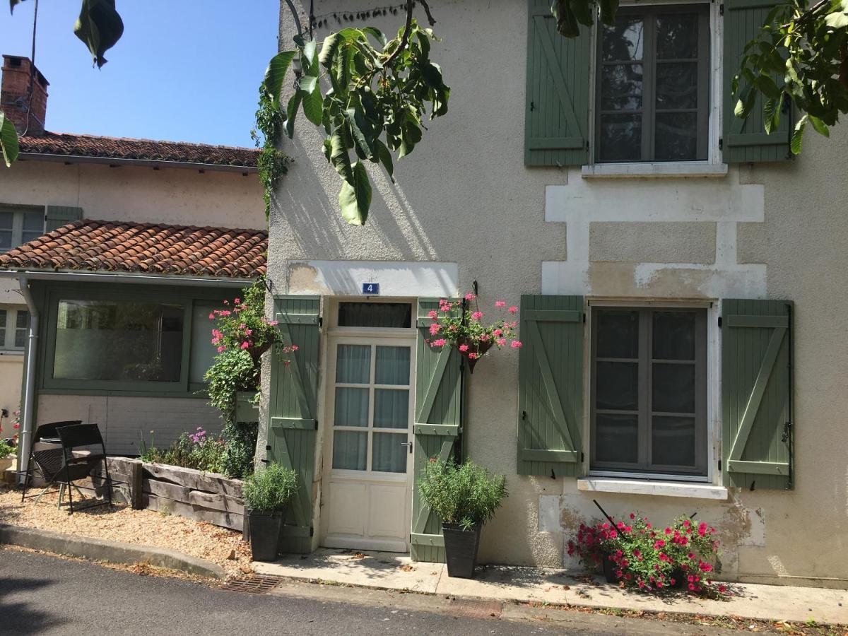 Maison La Roche Chambre D'Hotes Le Vigeant Екстериор снимка